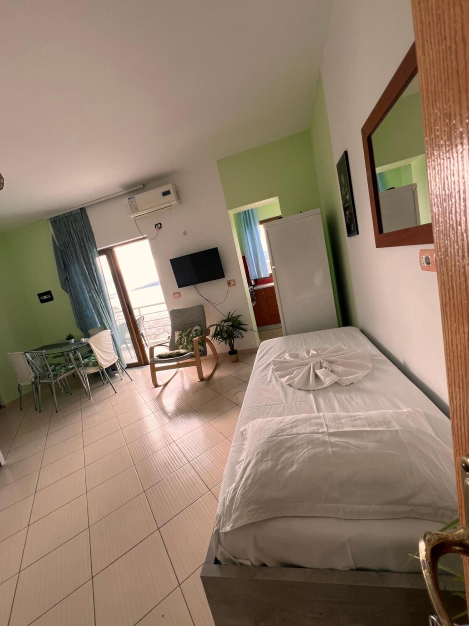 Majki Beach Apartments Саранда Экстерьер фото