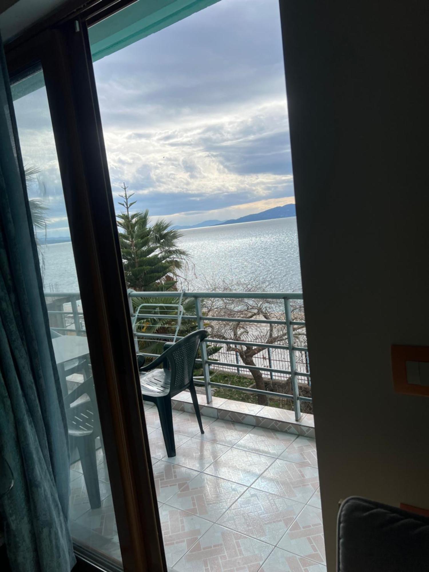 Majki Beach Apartments Саранда Экстерьер фото