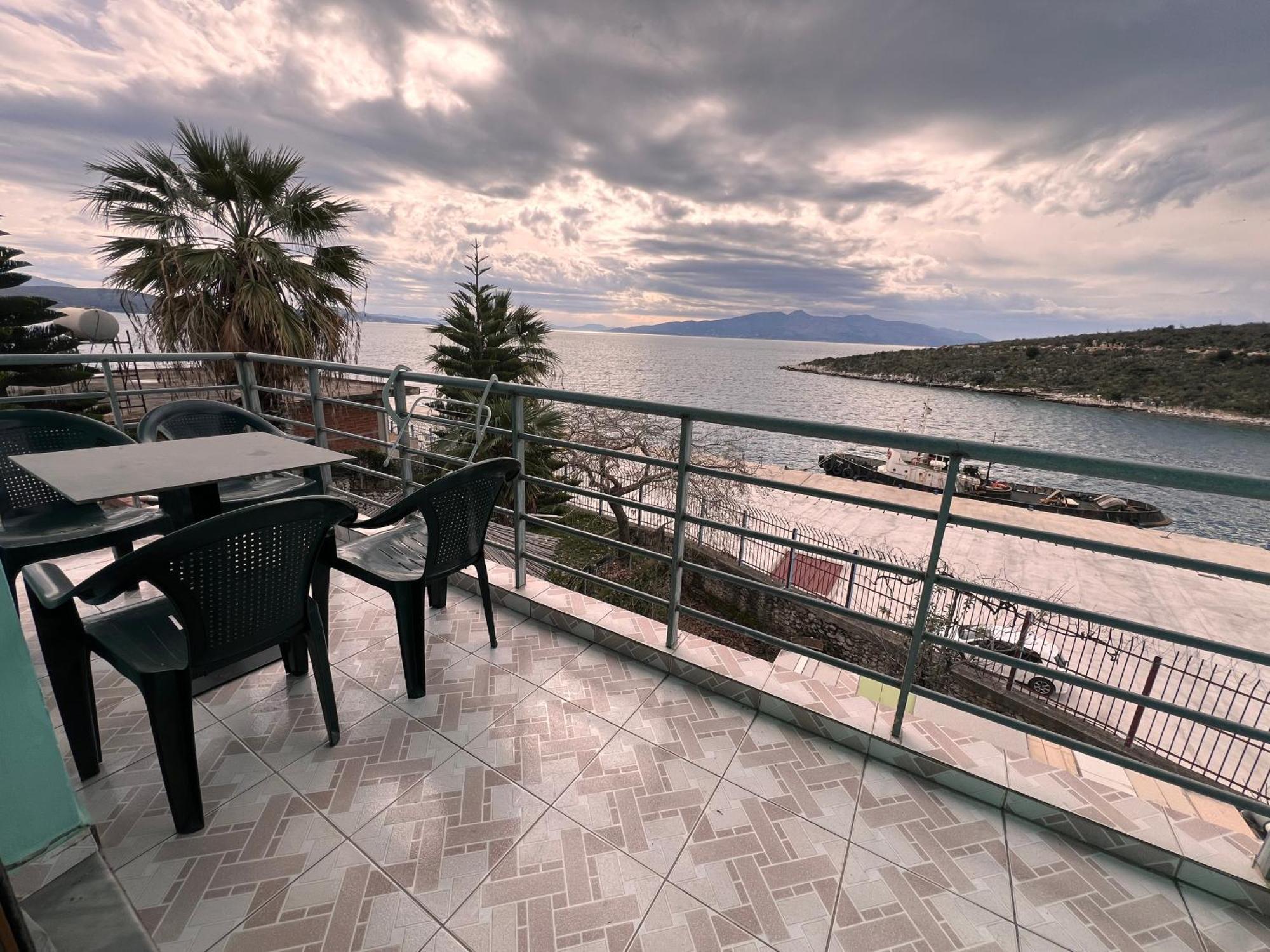 Majki Beach Apartments Саранда Экстерьер фото