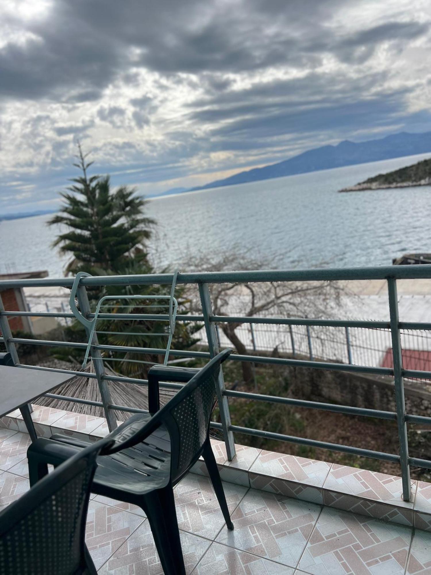 Majki Beach Apartments Саранда Экстерьер фото