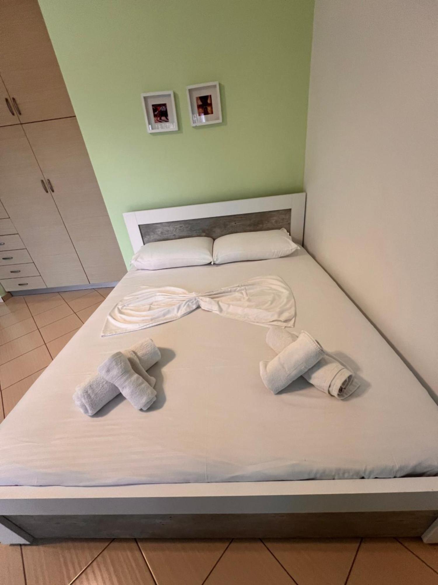 Majki Beach Apartments Саранда Экстерьер фото